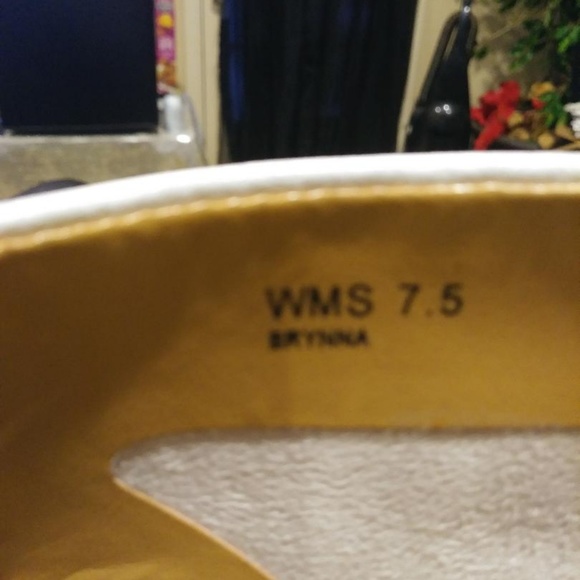 Women White Peeptoe zip Booties 71/2 - Picture 2 of 3